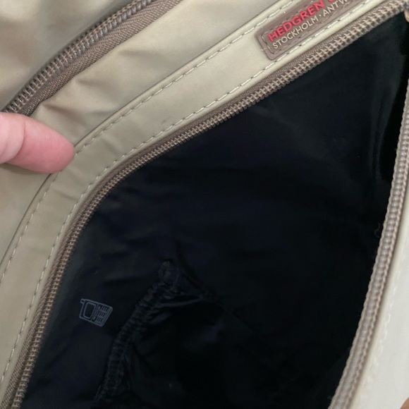 Crossbody Sport Bag - Picture 4 of 5